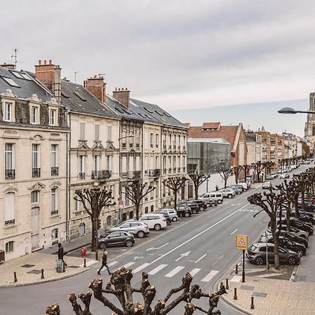 Appartement Le Méditerranéen, face à la Cathédrale - 2D à Reims Extérieur photo
