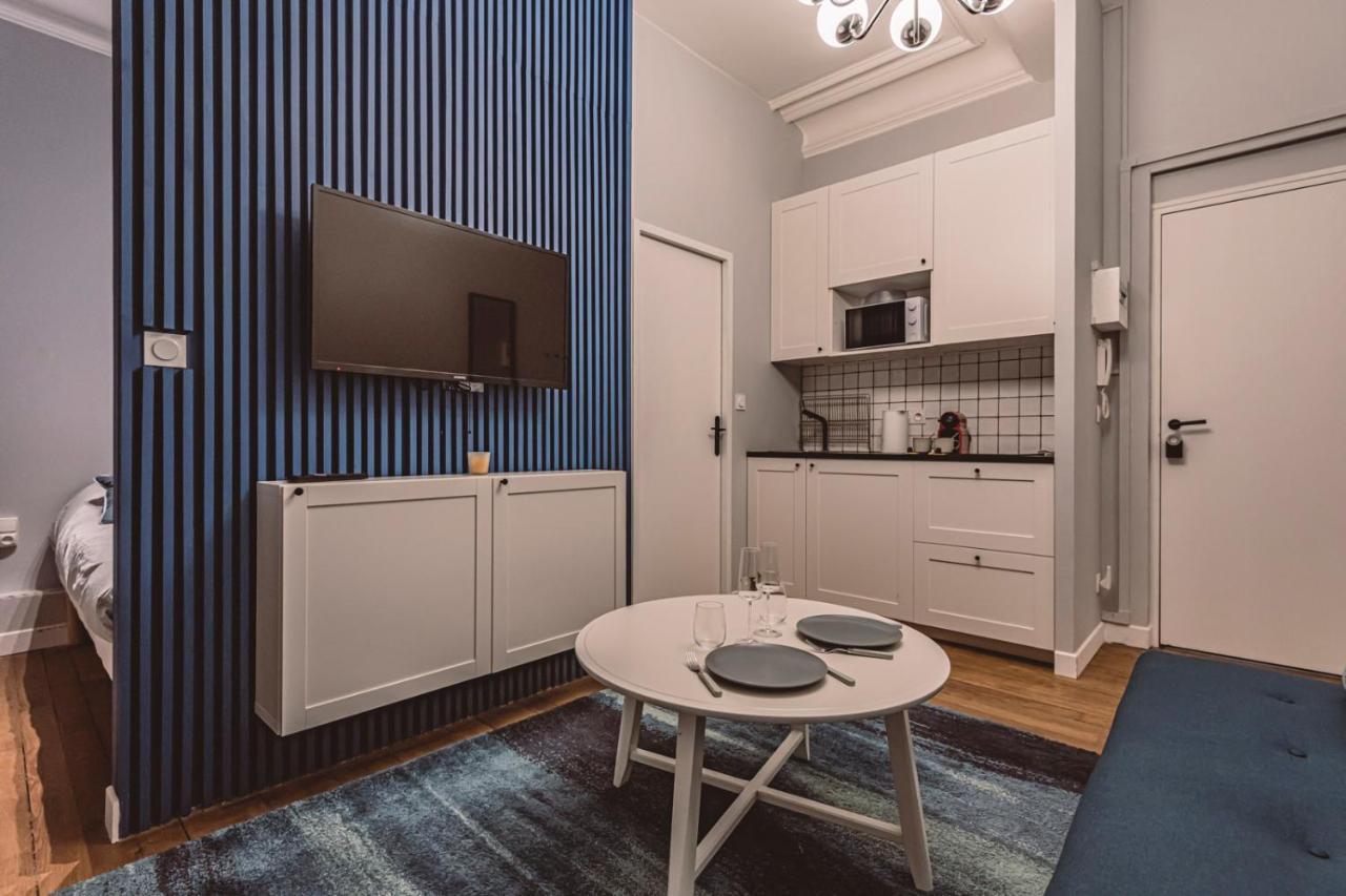 Appartement Le Méditerranéen, face à la Cathédrale - 2D à Reims Extérieur photo