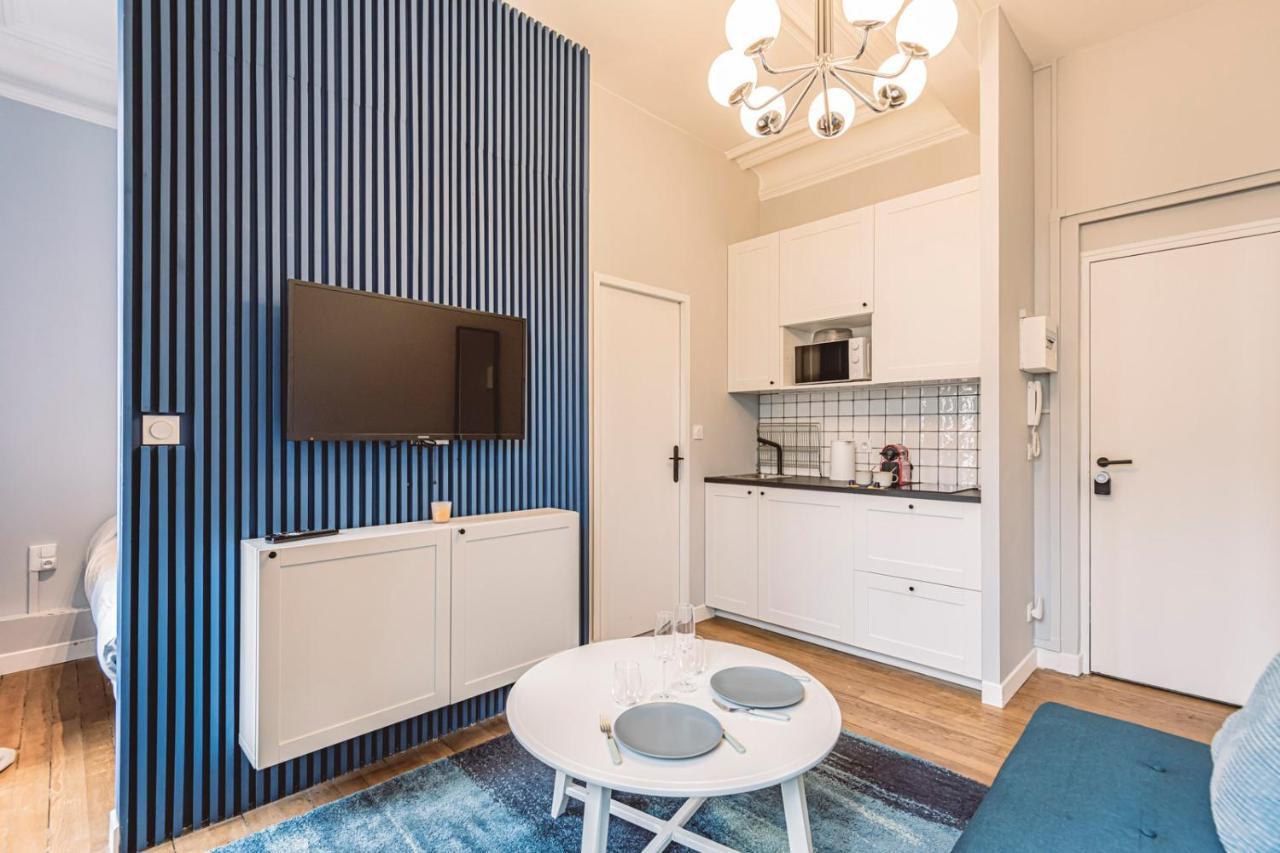 Appartement Le Méditerranéen, face à la Cathédrale - 2D à Reims Extérieur photo