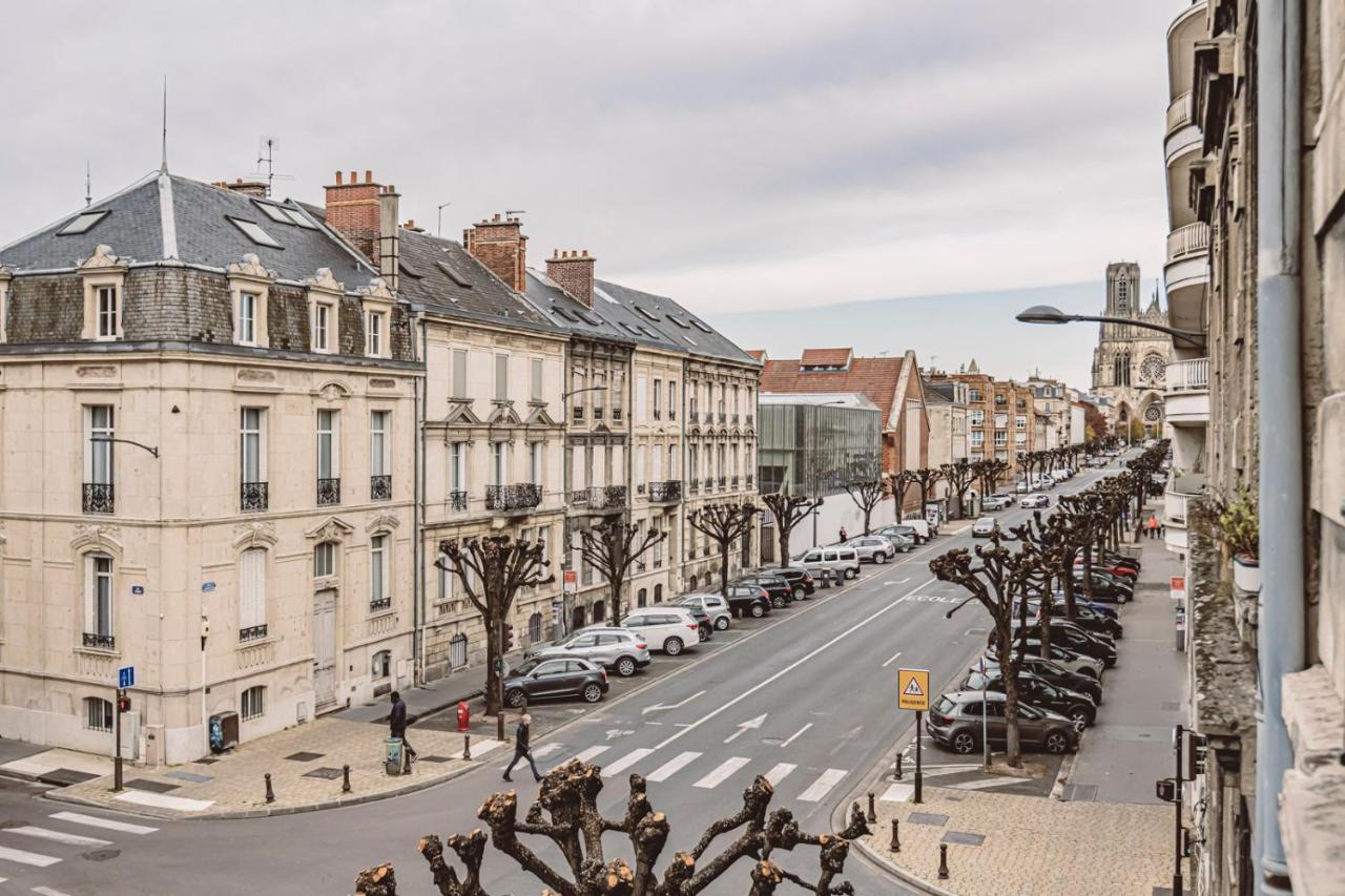 Appartement Le Méditerranéen, face à la Cathédrale - 2D à Reims Extérieur photo
